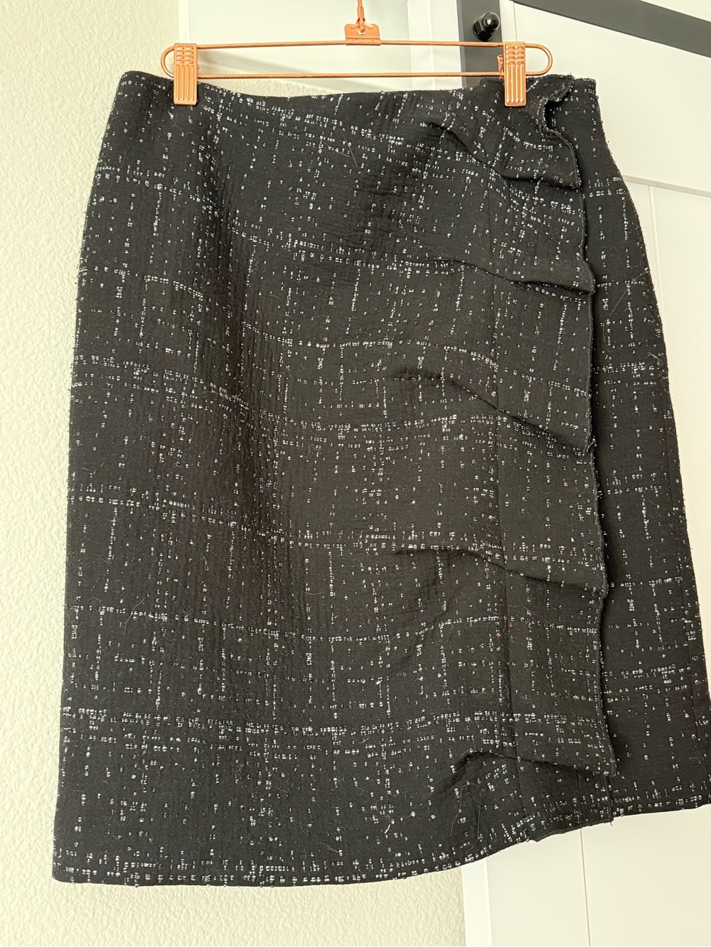 Piazza Sempione Black Textured A-Line Skirt with Cascading Ruffles wool/silk ble